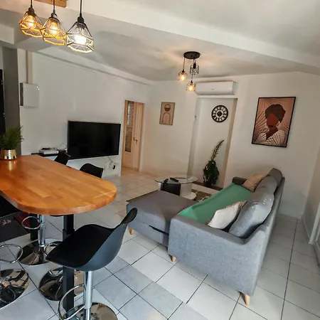 Apartment F1 220 Metre De La Gare *